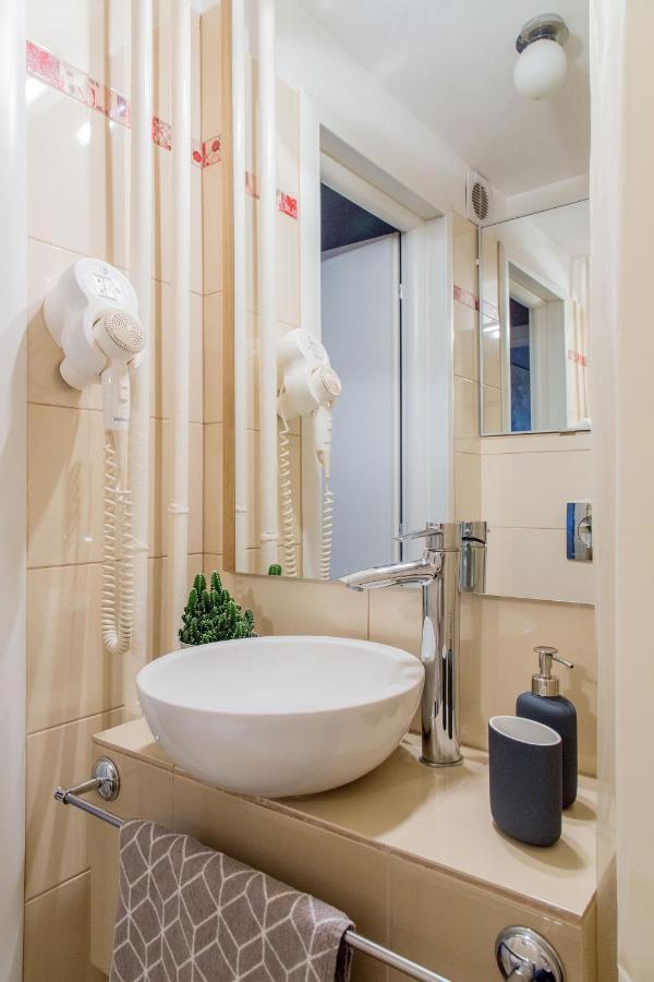 Spacious Downtown Apartment - Old Town Bukarest Exteriör bild